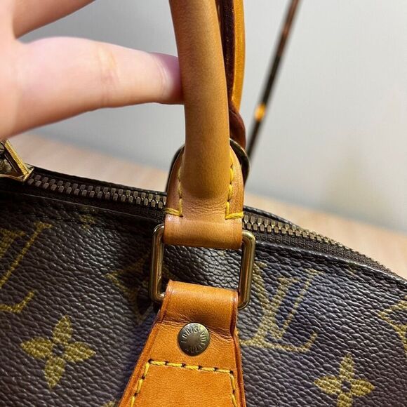 Louis Vuitton Monogram Alma Bag - Picture 13 of 16